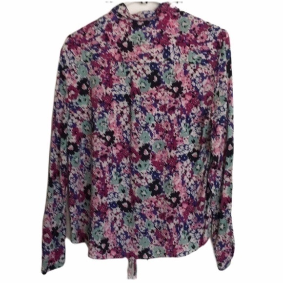 TWO by VINCE CAMUTO floral button front tie top - Picture 7 of 7